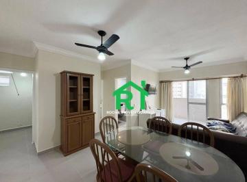 Sala · Apartamento à beira mar com 2 quartos (1 suíte), 1 vaga à venda em Pitangueiras, Guarujá