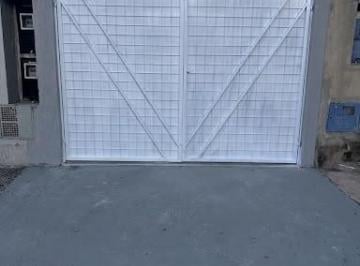 796c1738-26f8-43ea-a925-742c943a7228.jpeg · Casa - O Jardim Topázio é um bairro predominantemente residencial, com boa estru