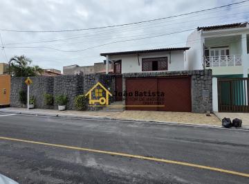Casa · 349m² · 4 Quartos · 3 Vagas · Casa à venda - em Farolândia
