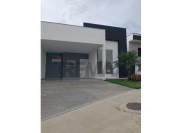 Casa · 130m² · 3 Quartos · Casa térrea para locação com 3 dormitórios em condomínio fechado