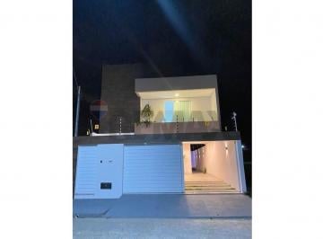 Apartamento · 205m² · 3 Quartos · 2 Vagas · "Casa duplex, 03 suítes, 02 vagas cobertas, piscina, no Luar da Barra, SE"