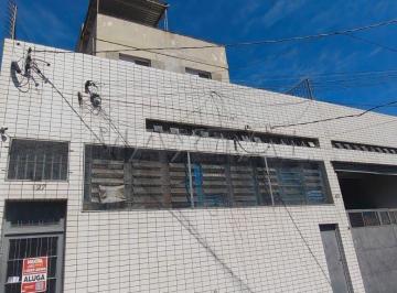 Apartamento · 40m² · 2 Quartos · Apartamento para locação com 70m², 2 dormitórios, 1 banheiro quintal amplo e sem vaga de garagem.
