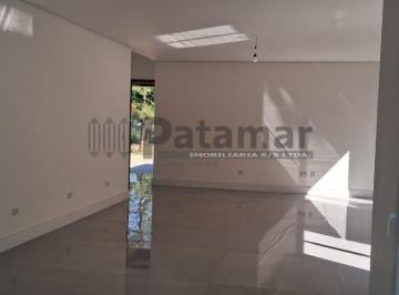 Casa · 250m² · 3 Quartos · 5 Vagas · Casa Térea Nova e Moderna - 3 Suites, Área Gourmet e Terreno Amplo 800 metros.
