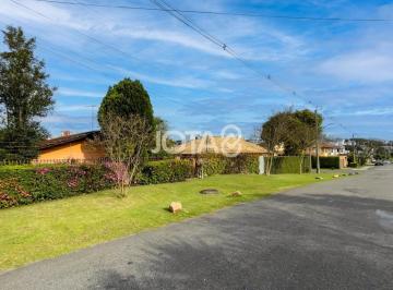 Casa · 233m² · 3 Quartos · 3 Vagas · CASA COM AMPLO TERRENO DE 570 M² NO BOA VISTA