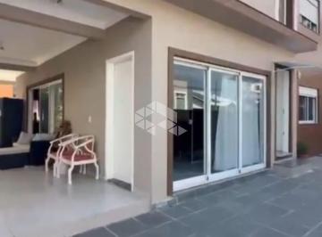 Casa · 258m² · 6 Quartos · 4 Vagas · CASA SOBRADO MOBILIADA COM 6 DORMITORIOS SENDO 2 SUITES 4  BANHEIROS A 500 METROS DA PRAIA