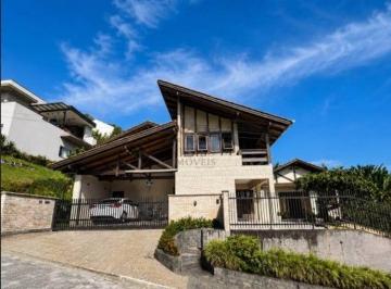 afe869f696c64e782e4a72c9763929400265e1ff · Casa com 3 dormitórios sendo 1 suíte à venda, 269 m² por R$ 1.080.000 - Centro - Pomerode/SC
