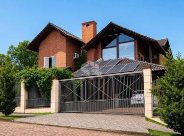 Casa · 395m² · 3 Quartos · 5 Vagas · Casa alto padrão 3 dormitórios, sendo 1 suíte com closet, localizada no Jardim Europa, em Santa Cruz