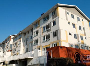 Portaria · Apartamento de 48.06m² no bairro Santa Cândida, com 2 quartos, 1 banheiro e 1 vaga de garagem