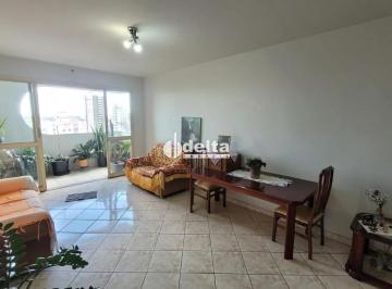 Apartamento · 239m² · 4 Quartos · 2 Vagas · Apartamento com 4 quartos sendo 1 suíte disponível para locação e venda no bairro Fundinho em Uberlâ