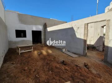 Casa · 104m² · 2 Quartos · 2 Vagas · Casa com 3 quartos sendo 1 suíte disponível para venda no bairro Jardim Europa em Uberlândia-MG