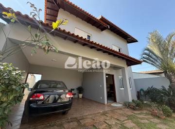 Casa · 172m² · 3 Quartos · 4 Vagas · Casa com 3 quartos e quintal gramado à venda no Jardim Maria Ilydia, Valinhos SP