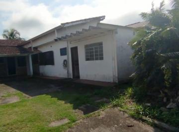 Casa · 126m² · 2 Quartos · 6 Vagas · vende-se casa espaçosa com 250m² de terreno, 6 vagas e excelente potencial de valorização.
