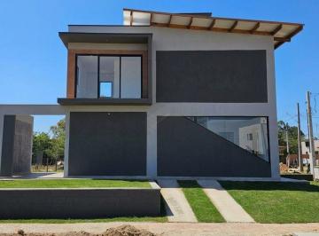 Casa · 122m² · 2 Quartos · 2 Vagas · Casa no Campo Duna