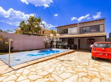 Casa · 232m² · 6 Quartos · 6 Vagas · Rua 12 | Casa espaçosa em condomínio - 5 Quartos - 4 Suítes - Piscina - 6 Vagas de garagem - Melhor