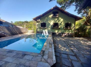 Casa · 400m² · 5 Quartos · 10 Vagas · Propriedade de 5 qts, salão de jogos, piscina, sauna, em Condomínio na Caneca Fina