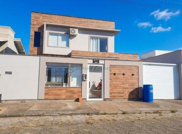 Casa · 169m² · 4 Quartos · 2 Vagas · Casa Ampla com Piscina e Energia Solar