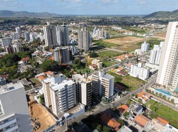 Apartamento · 262m² · 4 Quartos · 3 Vagas · Cobertura Duplex de Alto Padrão no Centro de Tubarão