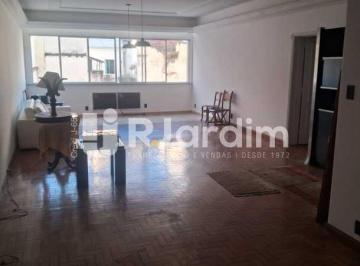 Apartamento · 200m² · 3 Quartos · 1 Vaga · Apartamento / Residencial / Catete