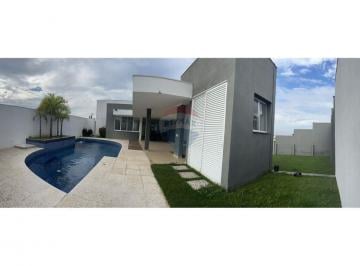 Casa · 650m² · 4 Quartos · 5 Vagas · Casa para alugar em Parque Da Empresa de 650.00m² com 4 Quartos, 4 Suites e 5 Garagens