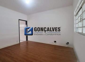 Casa · 210m² · 4 Quartos · 2 Vagas · Casa residencial com 4 quartos e 2 suítes para aluguel em Santo André