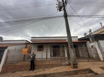 Imagem 1 · Casa para venda em Centro, Nepomuceno