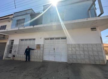 Imagem 1 · Loja-Salão para aluguel em Centro, Nepomuceno