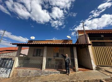 Imagem 1 · Casa para venda em Centro, Nepomuceno