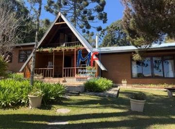 Casa · 170m² · 3 Quartos · Casa para Venda  Condominio Campos do Jordão , Terreno 850 m², 170 m² a.c.,  3 Suítes no térreo ,sal