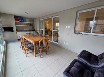 Apartamento · 135m² · 3 Quartos · 2 Vagas · APARTAMENTO REFORMADO E MOBILIADO NA PRAIA DAS ASTÚRIAS – 135 M², 3 DORMITÓRIOS, 2 VAGAS E CONDOMÍNI