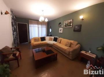 bfbebaf1afd68e285d710e47f6bfcfdc21f2a8f5 · Casa com 5 dormitórios à venda, 318 m² por R$ 850.000 - Jardim Pacaembu - Jundiaí/SP