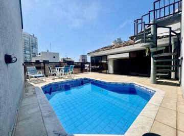 47aa732f116333fa2fadd042f13a713f7b17d06b · Cobertura Duplex Reformada e Mobiliada à Venda Apenas 300 metros da Praia da Enseada
