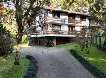 4a827b8cad8205505b421994e5bf23017b2f4ffd · Casa à Venda em Canela, Próxima ao Centro!