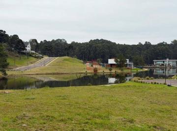 9e3b8ce6d7cae2f37519b3379fee6cb8878817f1 · Terreno à Venda em Gramado!