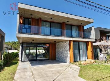 f2f29d9e30869d85d99e0f46caf864bfb90acf1f · Casa de Luxo à Venda em Capão da Canoa!