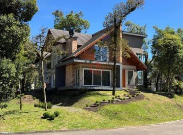 f825f3c423599e1a04bcfd0b366f69c4b13ac968 · Casa à Venda em Gramado!