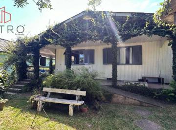 340c85af12325c3d79da66deb6c34f69bd99d7f9 · Casa à Venda em Canela, no Centro!