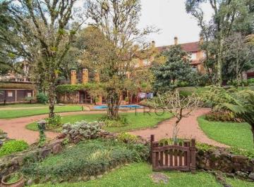 Casa Geminada em Gramado · Casa à Venda em Gramado, no Centro!