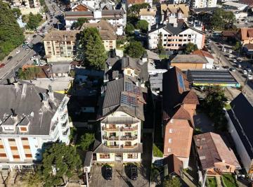 917ebe7b1f226afb8edb9cfac398ced0c99ddb82 · Apartamento à venda em Gramado com localização privilegiada!