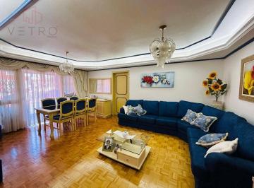 f0be65659d26bedbe8a523c09d9e1b172d95c196 · Apartamento à Venda em Gramado, na Rua Coberta!