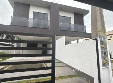 Casa de 3 quartos, Florianópolis · Estamos com Excelente sobrado novo pronto para morar.