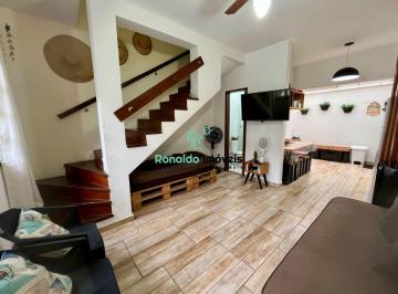 Casa de 2 quartos, Bertioga · Linda Casa em Villágio no Centro de Bertioga, apenas 600 m do mar