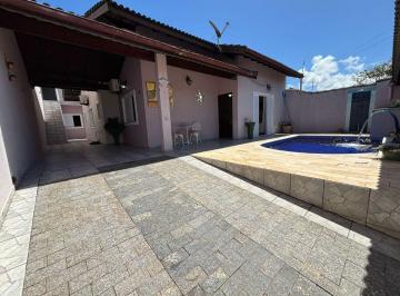 Casa de 3 quartos, Peruíbe · Casa com piscina e 3 quartos em Peruíbe - R$ 750.000,00.