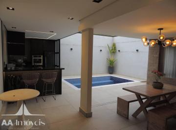 Casa · 180m² · 3 Quartos · 2 Vagas · EXCELENTE CASA REFORMADA, 3 DORMTS, ESCRITÓRIO, PISCINA!