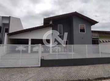 Casa · 213m² · 2 Quartos · 2 Vagas · Casa com 2 Suítes + 1 quartos, Santo Antônio - Joinville