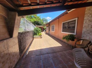 Casa de 4 quartos, Peruíbe · Casa no Centro de Peruíbe com 4 quartos e churrasqueira - R$ 650.000,00.