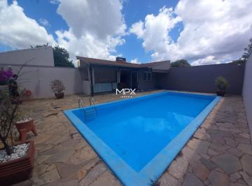 Comercial · 211m² · 4 Quartos · 4 Vagas · Casa para alugar no Bairro Vila Rezende em Piracicaba.