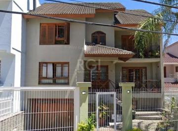 Casa · 400m² · 4 Quartos · 3 Vagas · Excelente casa na Chácara das Pedras