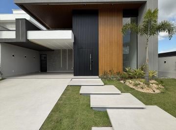 Casa · 197m² · 3 Quartos · 2 Vagas · Casa de Alto Padrão com 3 Suítes, Piscina e Área Gourmet no Alphaville 2