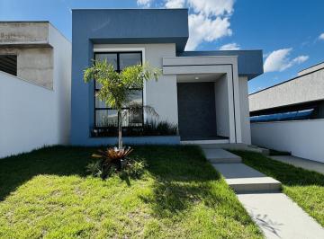Casa · 100m² · 3 Quartos · 1 Vaga · Casa com 3 quartos, 240m² por R$ 535.000 - Cond. Royal Garden (Pindobas) - Maric