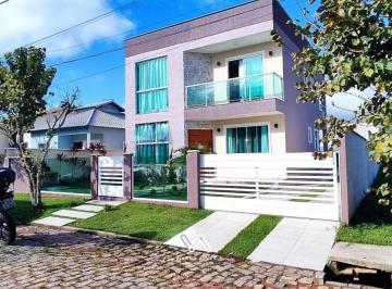 Casa · 225m² · 4 Quartos · 3 Vagas · Casa Duplex de Alto Padrão no Condomínio Vale das Orquídeas, Maricá
